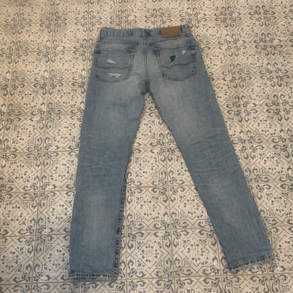 Men’s Distressed Jeans - Picture 8 of 8